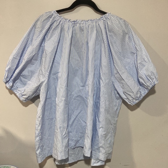 Old navy top - Picture 3 of 3